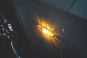 Comment fonctionne les clignotants de voiture ?