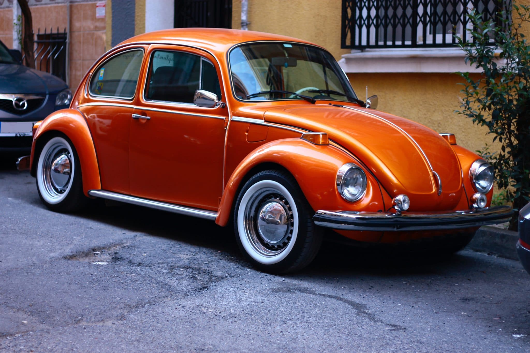 La plaque d'immatriculation d'une voiture ancienne : faut-il la faire changer ?