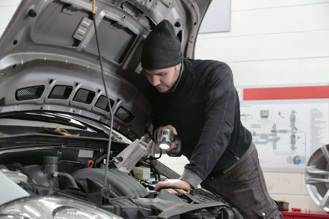 Quand et comment faire la vidange de votre voiture ?