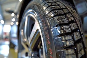 Quelles marques de pneus faut-il éviter ? Guide complet pour choisir des pneus fiables et sûrs